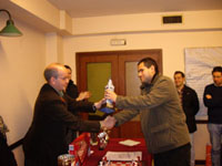 Valera recogiendo el primer premio